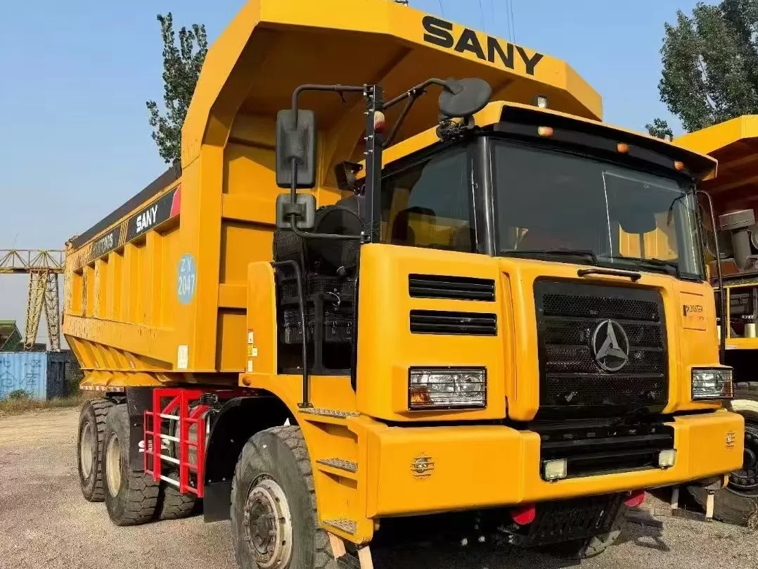 کامیون آفرود باربری sany skt90s 6x4 60ton در خارج از بزرگراه کامیون کمپرسی معدنی پهن پیکر