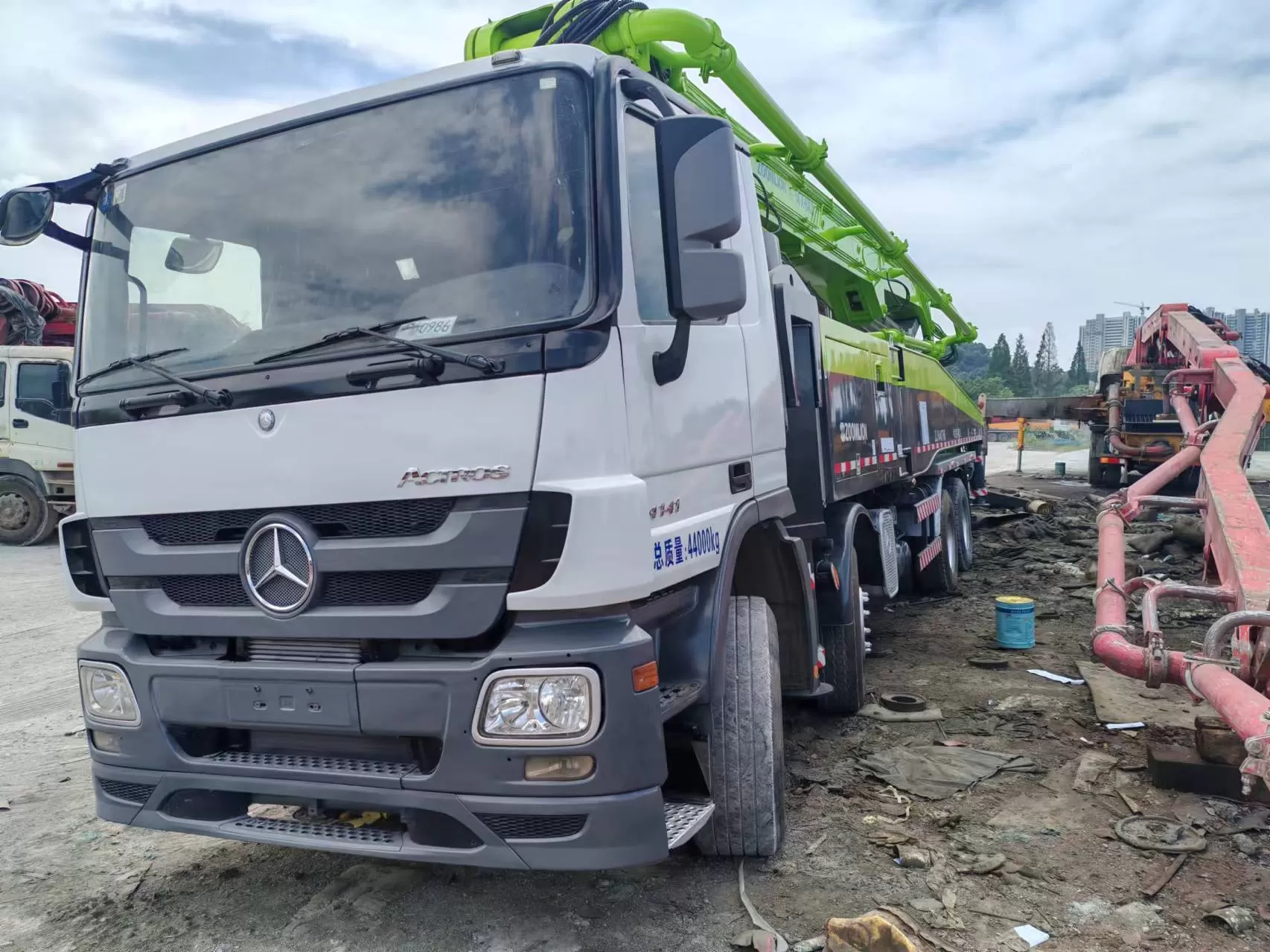 2012 zoomlion 56m boom pump truck-mount beton pump car on benz chassis